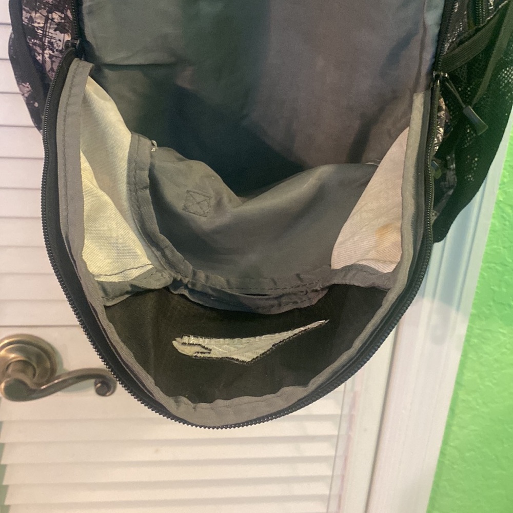 High Sierra Black and Green Backpack - Picture 5 of 12